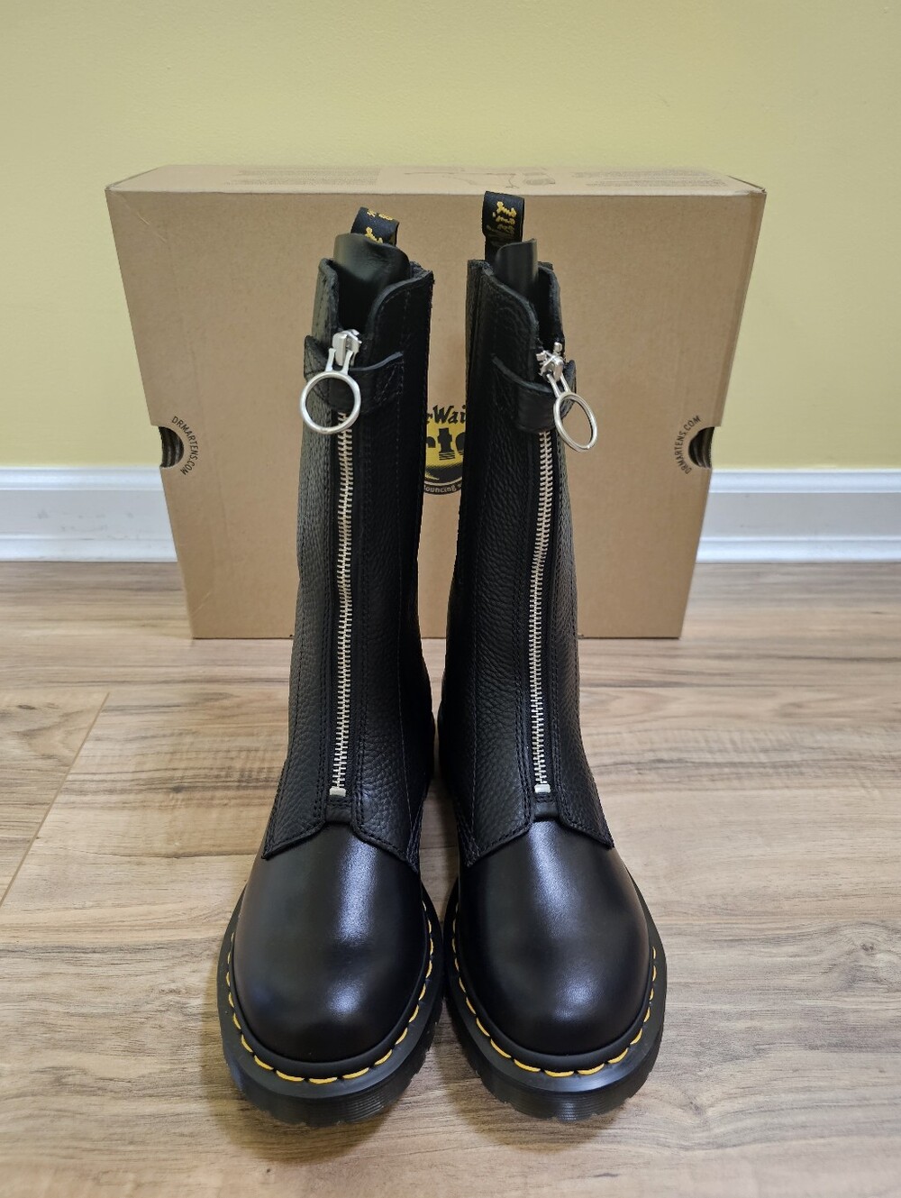 DR. MARTENS 1B99 FRONT ZIP LEATHER BOOTS - Picture 4 of 14
